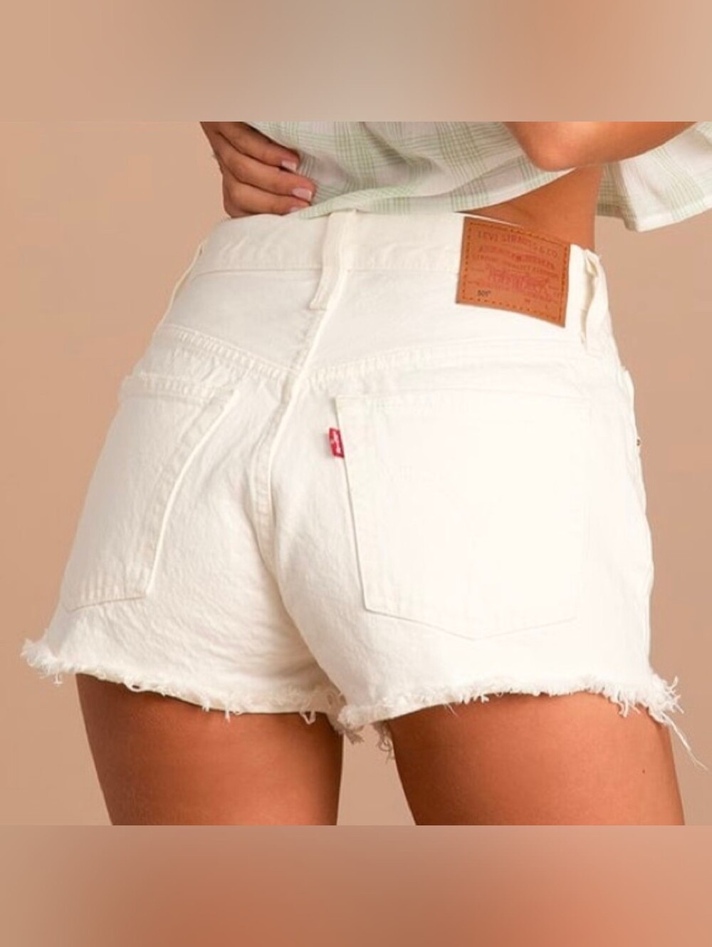 Levi’s White Denim Cutoff Shorts – Women’s W31